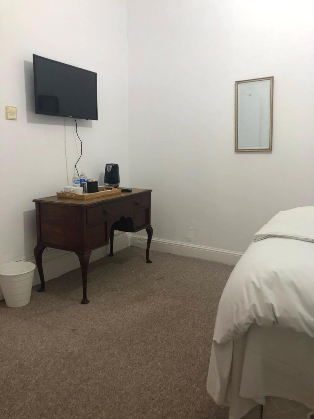 Saji Hotel 伊尔福德 外观 照片