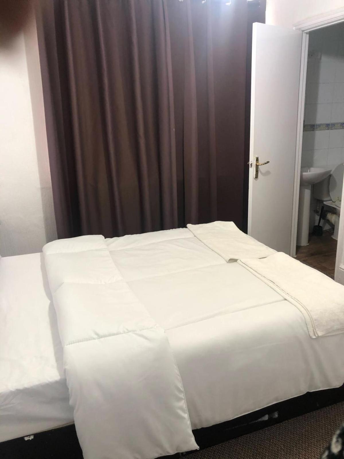 Saji Hotel 伊尔福德 外观 照片