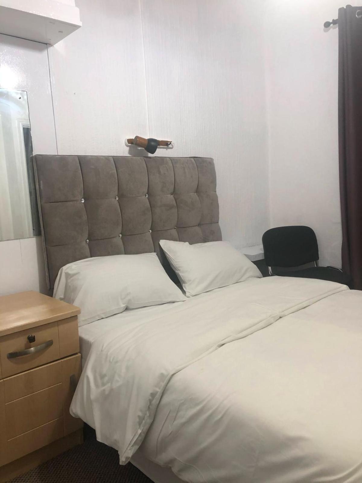 Saji Hotel 伊尔福德 外观 照片
