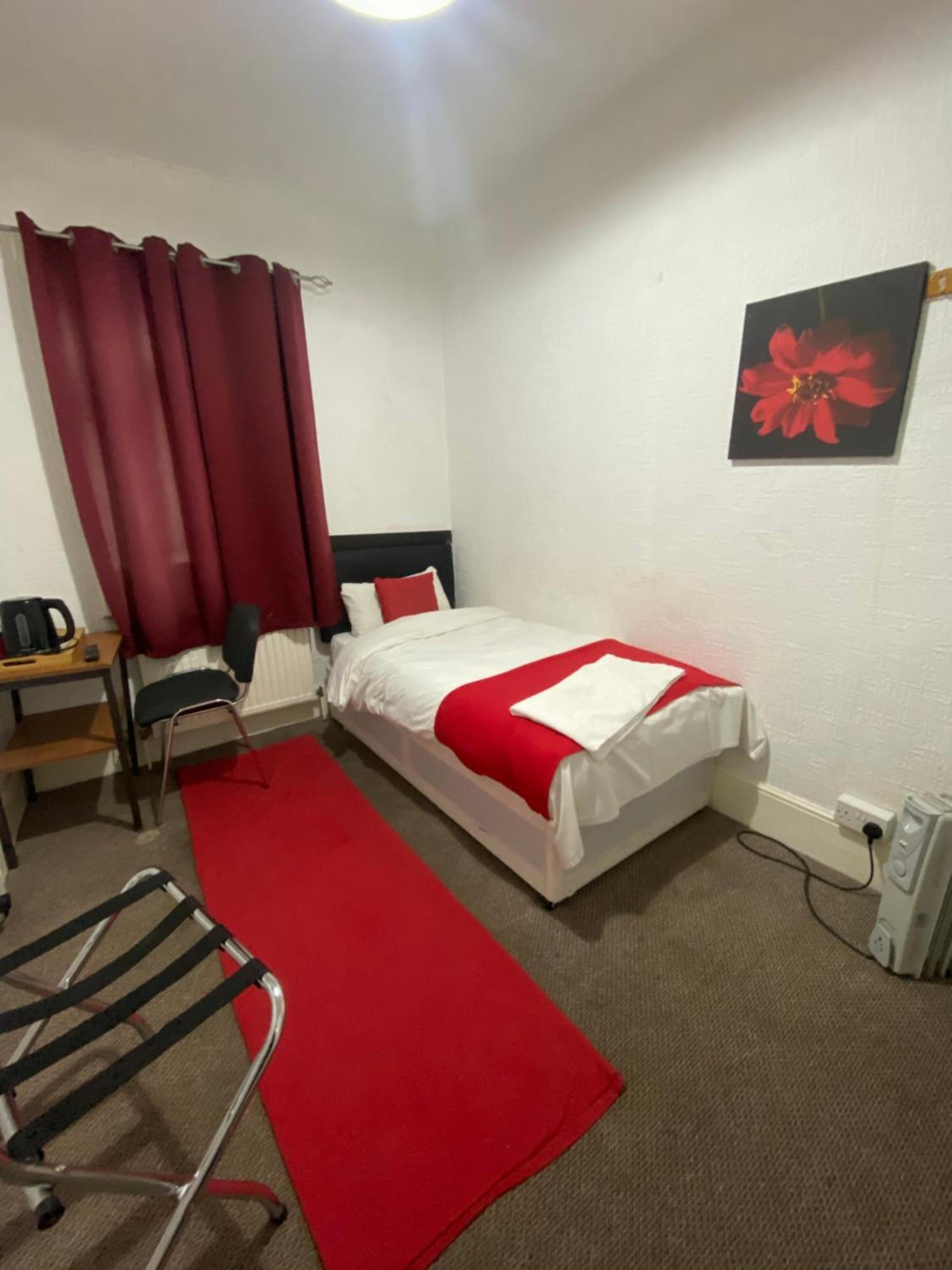 Saji Hotel 伊尔福德 外观 照片