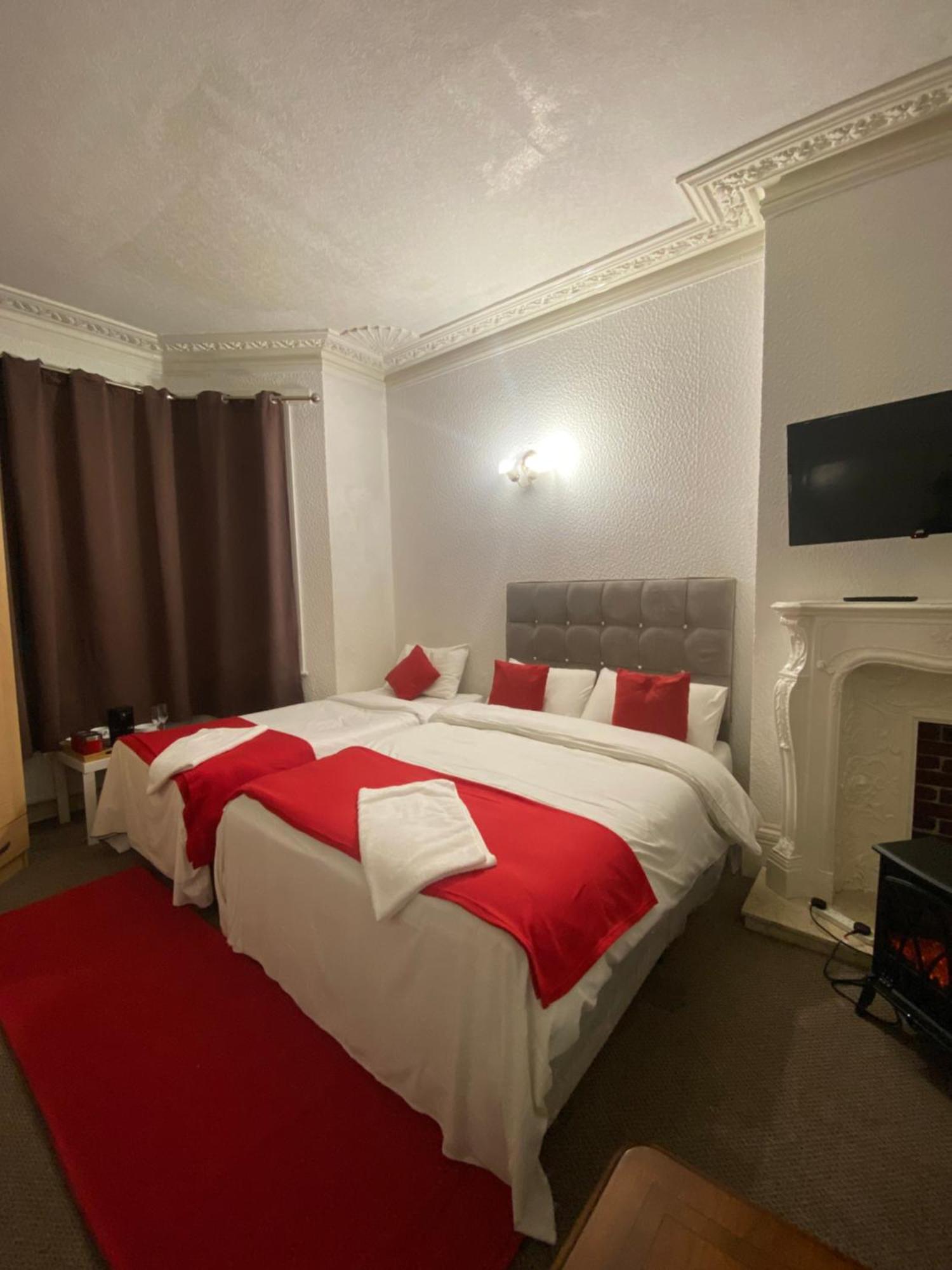 Saji Hotel 伊尔福德 外观 照片