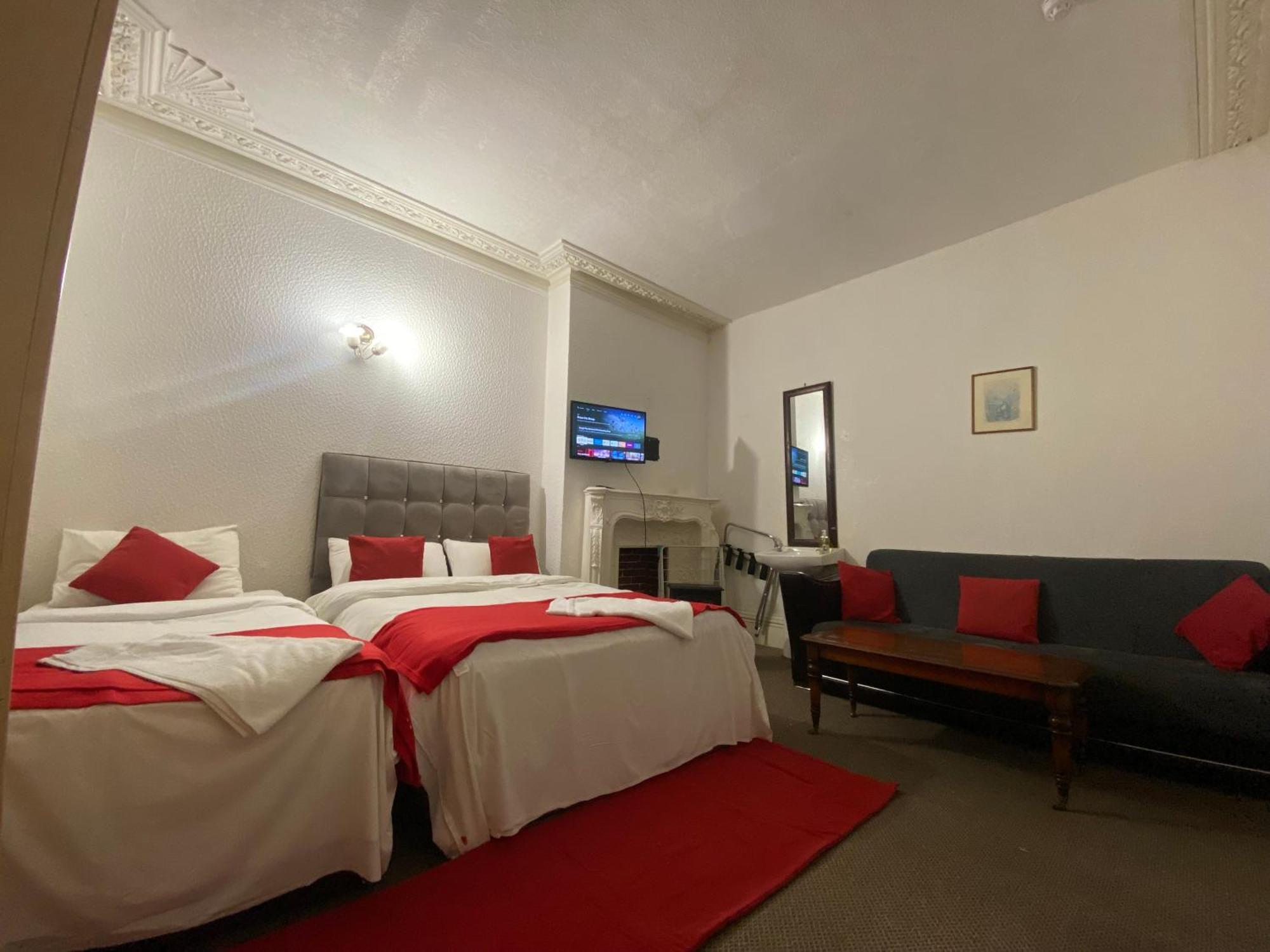 Saji Hotel 伊尔福德 外观 照片