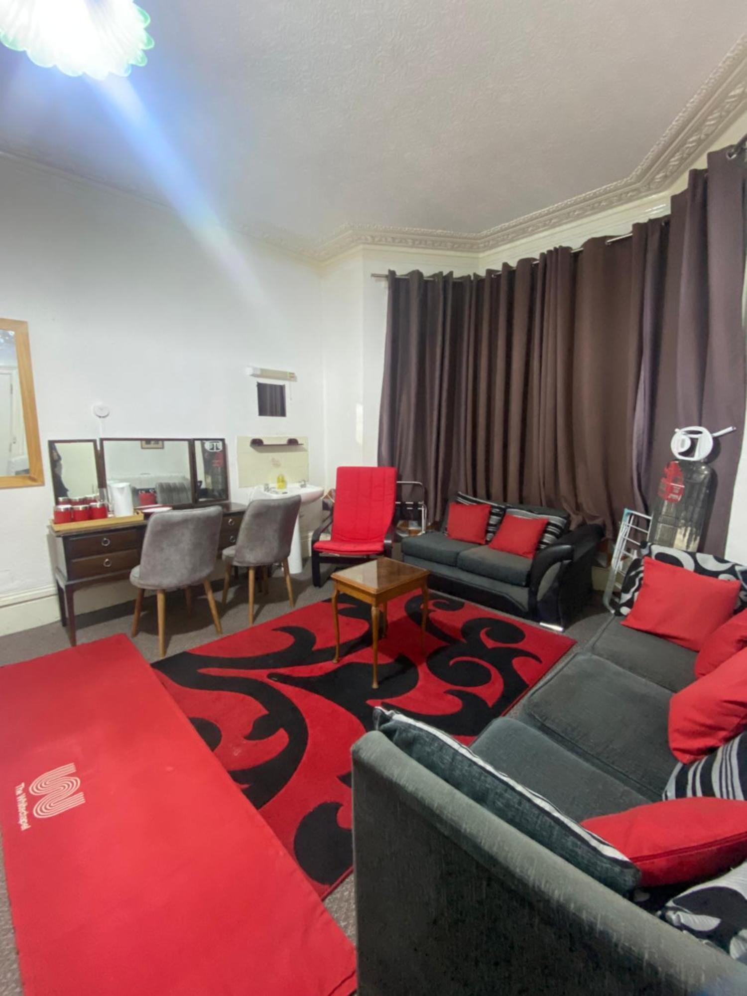 Saji Hotel 伊尔福德 外观 照片